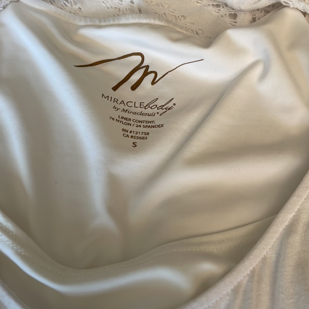 NWT Miracle Suit Double tank with lightweight buttonless sweater. New with Tags! - Picture 5 of 8